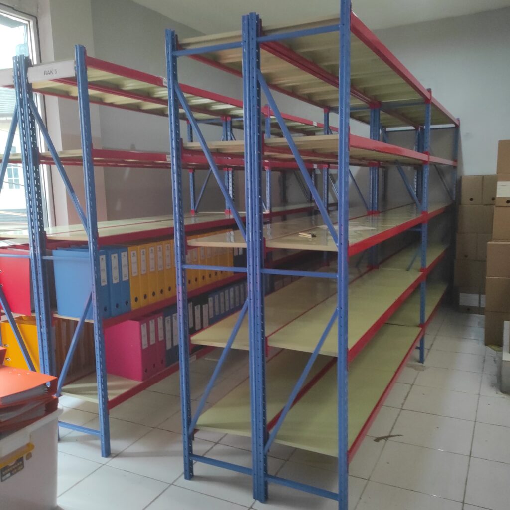 RAK BESI SUSUN GUDANG ARSIP KANTOR, PEMASANGAN DI JATIBENING – BEKASI, DIPASANG OLEH TIM RAJA RAK SUPERMARKET | RAJARAKSUPERMARKET.COM