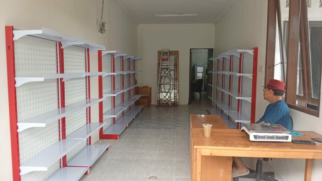 Rak Gondola Minimarket Toko Display Tipe RR-ECO di Daan Mogot – Jakarta Barat oleh Tim Raja Rak Supermarket